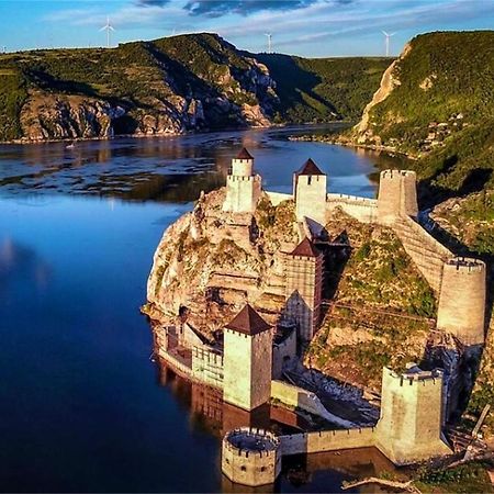 Soba Milojkovic Apartment Golubac Luaran gambar